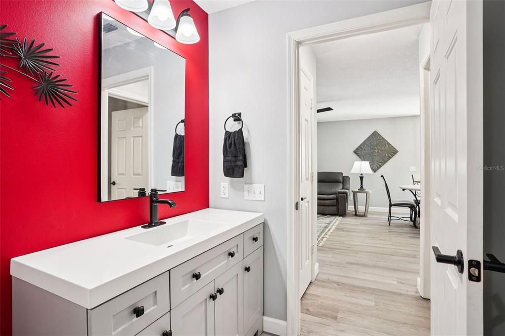 Active With Contract: $340,000 (2 beds, 2 baths, 1268 Square Feet)