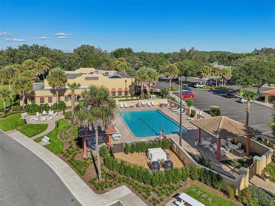 Active With Contract: $340,000 (2 beds, 2 baths, 1268 Square Feet)