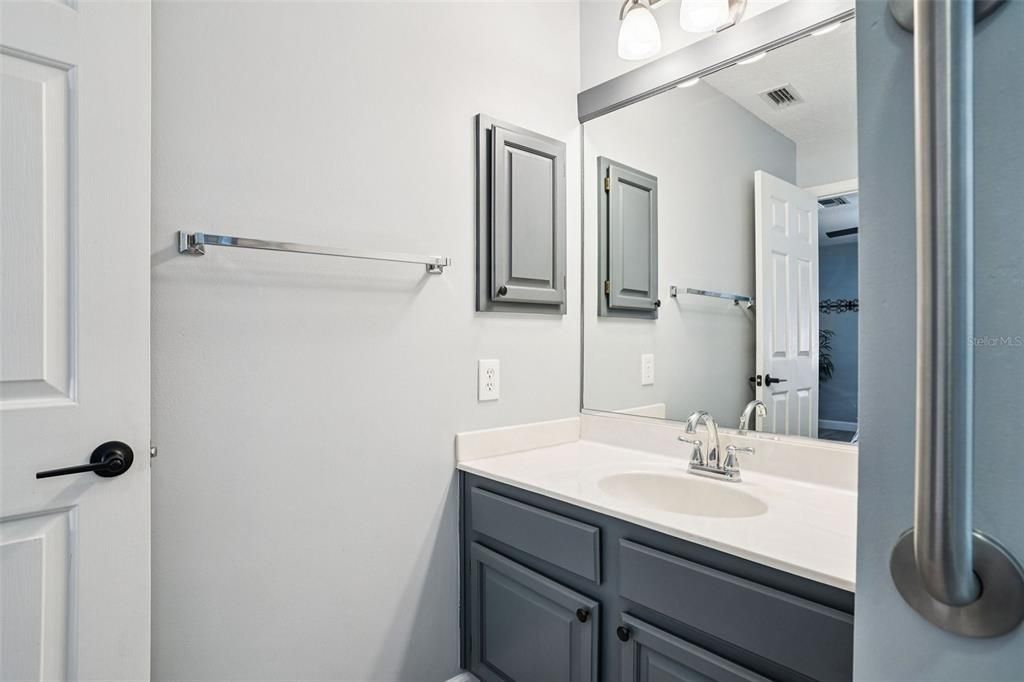 Active With Contract: $340,000 (2 beds, 2 baths, 1268 Square Feet)