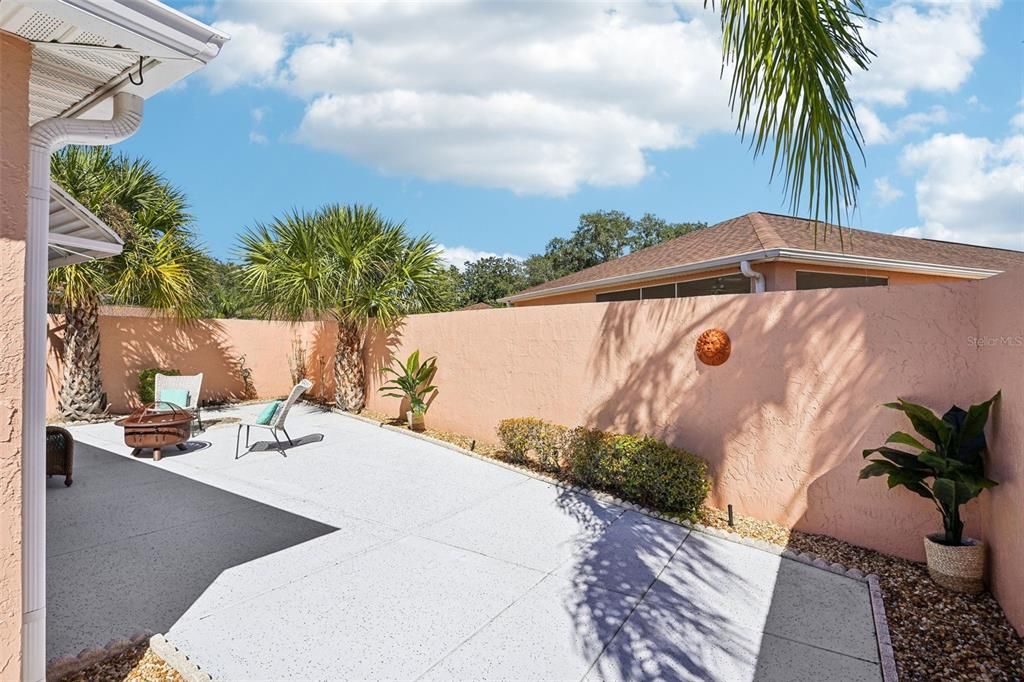 Active With Contract: $340,000 (2 beds, 2 baths, 1268 Square Feet)