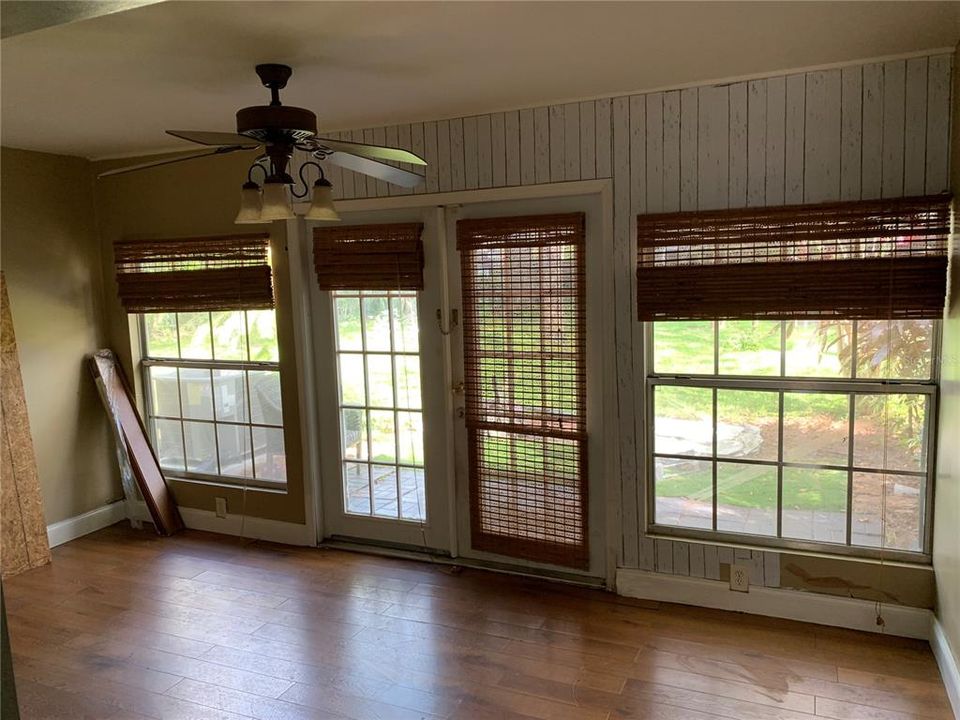 En Venta: $250,000 (2 camas, 2 baños, 1100 Pies cuadrados)