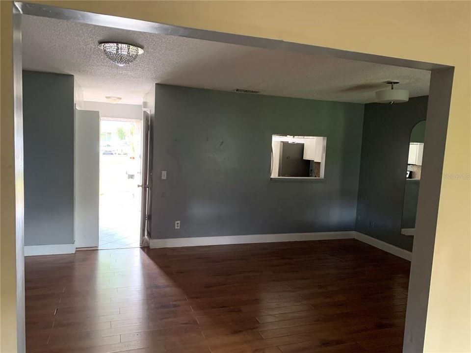 En Venta: $250,000 (2 camas, 2 baños, 1100 Pies cuadrados)