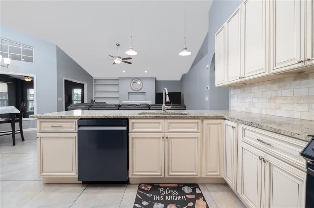 На продажу: $420,000 (3 спален, 2 ванн, 2689 Квадратных фут)