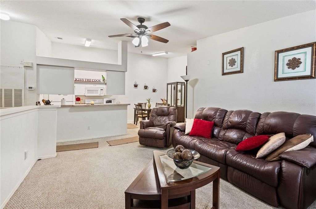 На продажу: $197,000 (3 спален, 2 ванн, 1325 Квадратных фут)