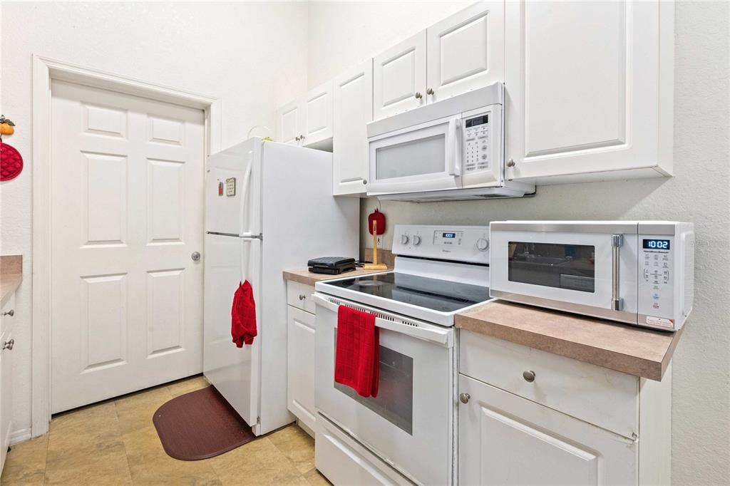 На продажу: $197,000 (3 спален, 2 ванн, 1325 Квадратных фут)