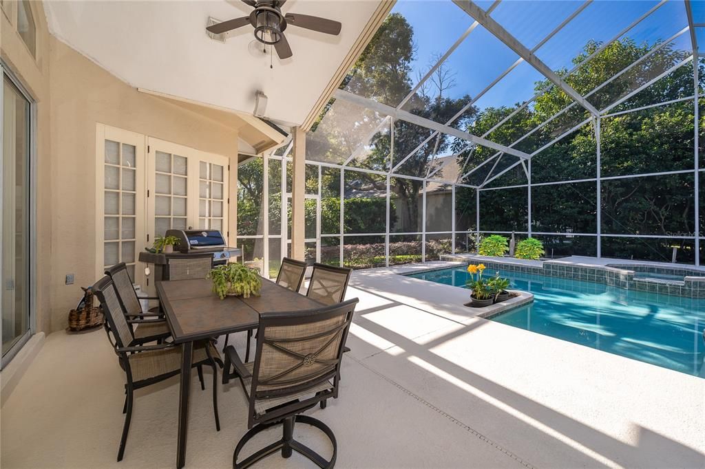 Под контрактом: $799,990 (4 спален, 2 ванн, 2760 Квадратных фут)