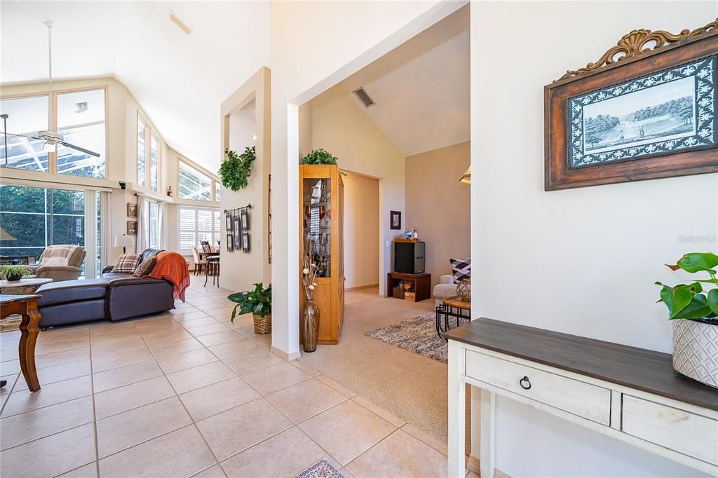 Под контрактом: $799,990 (4 спален, 2 ванн, 2760 Квадратных фут)