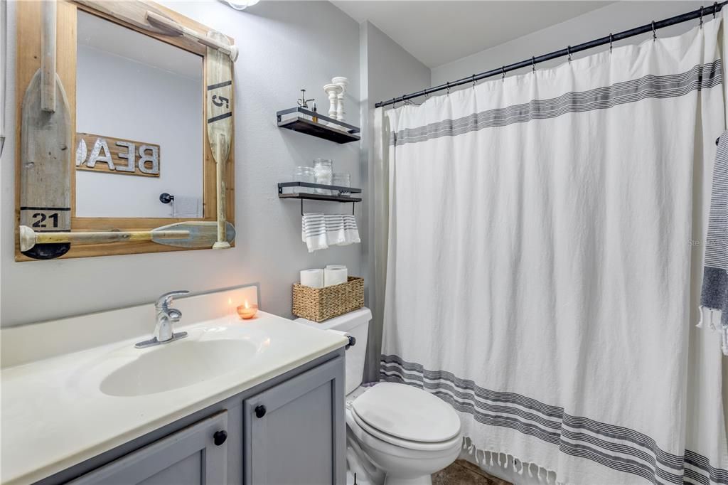 合同活跃: $299,000 (3 贝兹, 2 浴室, 1312 平方英尺)