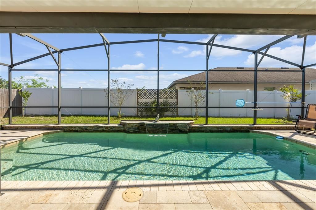 合同活跃: $299,000 (3 贝兹, 2 浴室, 1312 平方英尺)