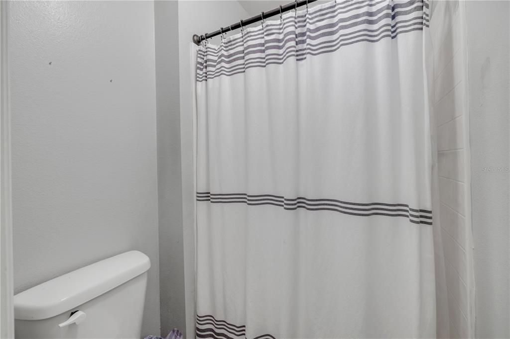 合同活跃: $299,000 (3 贝兹, 2 浴室, 1312 平方英尺)