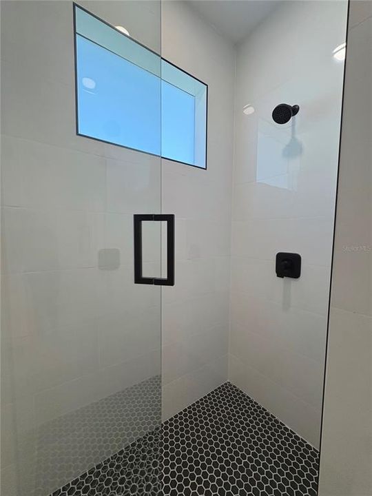 For Rent: $2,300 (3 beds, 2 baths, 1677 Square Feet)