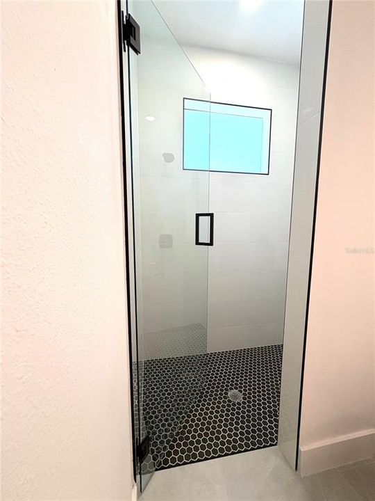 For Rent: $2,300 (3 beds, 2 baths, 1677 Square Feet)