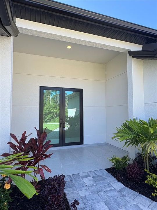 For Rent: $2,300 (3 beds, 2 baths, 1677 Square Feet)