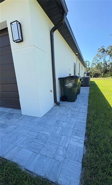 For Rent: $2,300 (3 beds, 2 baths, 1677 Square Feet)