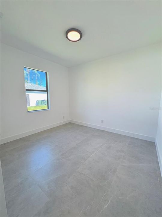 For Rent: $2,300 (3 beds, 2 baths, 1677 Square Feet)