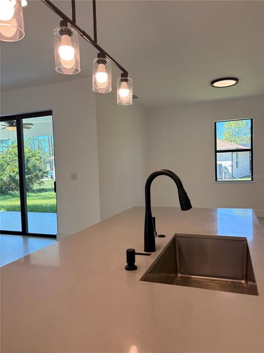 For Rent: $2,300 (3 beds, 2 baths, 1677 Square Feet)