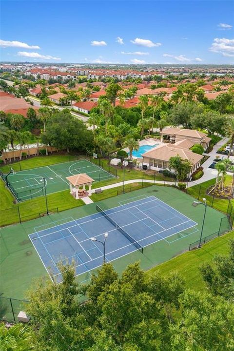 Activo con contrato: $535,000 (4 camas, 3 baños, 2576 Pies cuadrados)