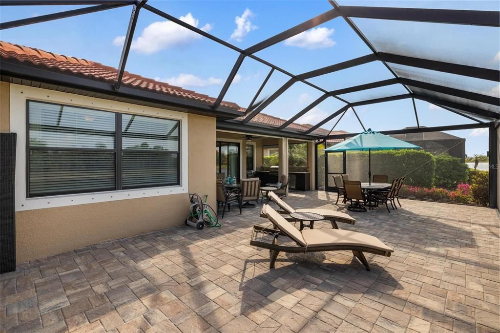 Activo con contrato: $535,000 (4 camas, 3 baños, 2576 Pies cuadrados)