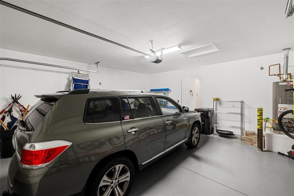 Activo con contrato: $535,000 (4 camas, 3 baños, 2576 Pies cuadrados)