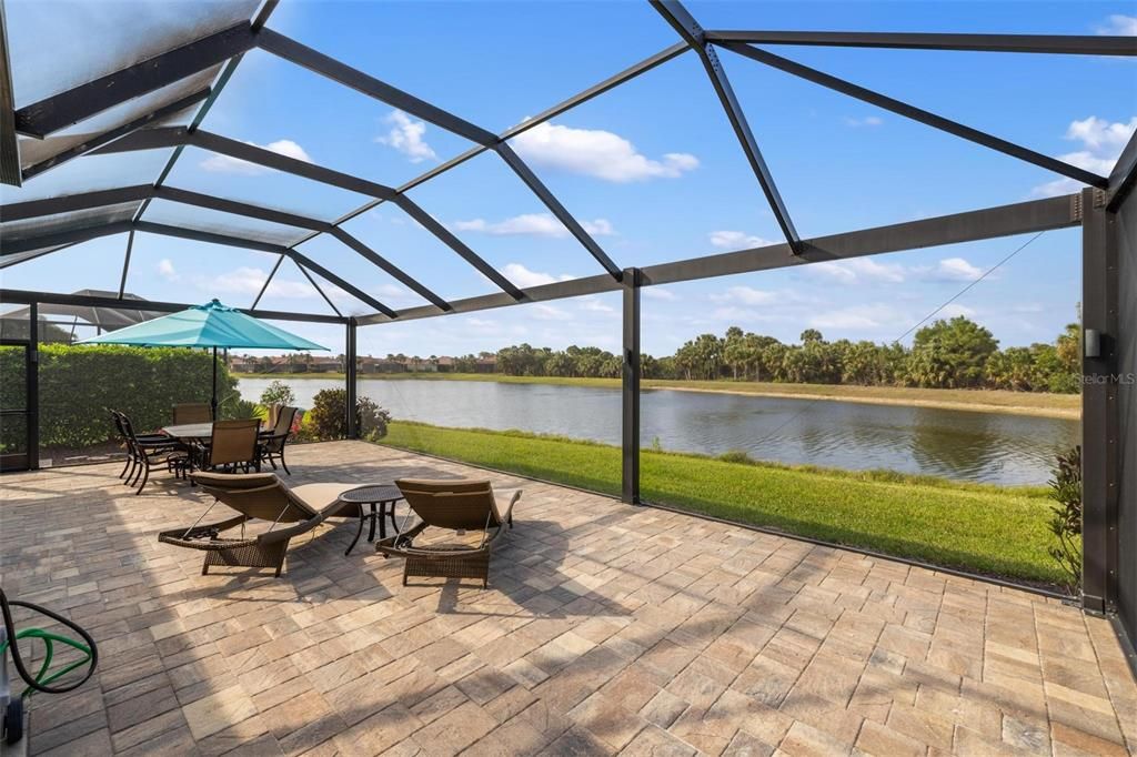 Activo con contrato: $535,000 (4 camas, 3 baños, 2576 Pies cuadrados)