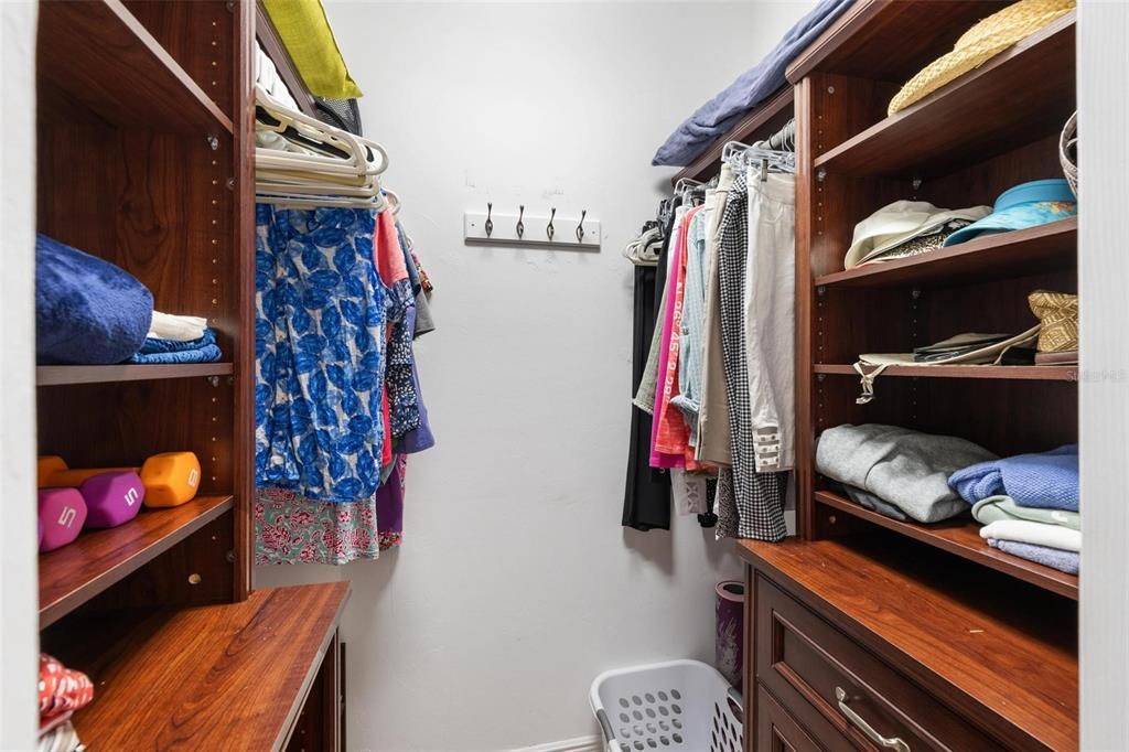 Activo con contrato: $535,000 (4 camas, 3 baños, 2576 Pies cuadrados)