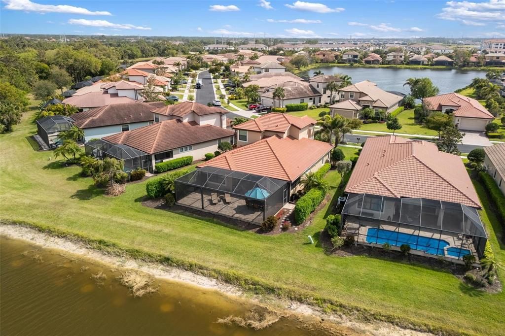 Activo con contrato: $535,000 (4 camas, 3 baños, 2576 Pies cuadrados)