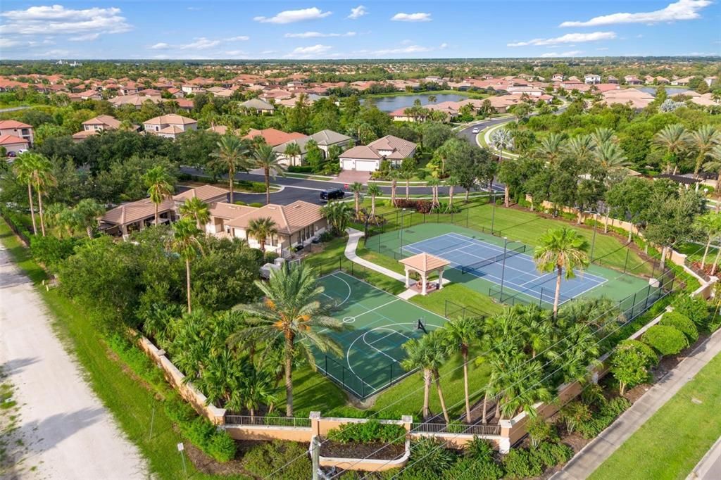 Activo con contrato: $535,000 (4 camas, 3 baños, 2576 Pies cuadrados)