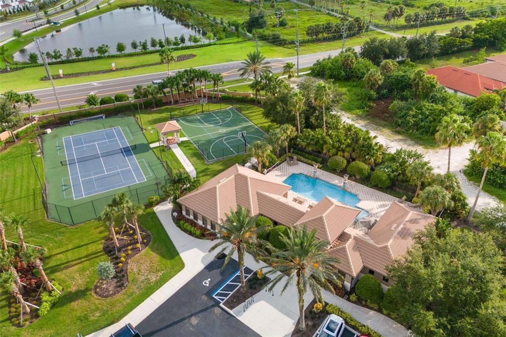 Activo con contrato: $535,000 (4 camas, 3 baños, 2576 Pies cuadrados)