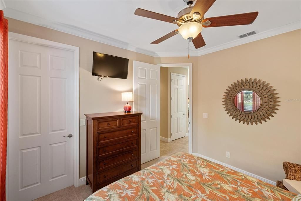 Activo con contrato: $535,000 (4 camas, 3 baños, 2576 Pies cuadrados)