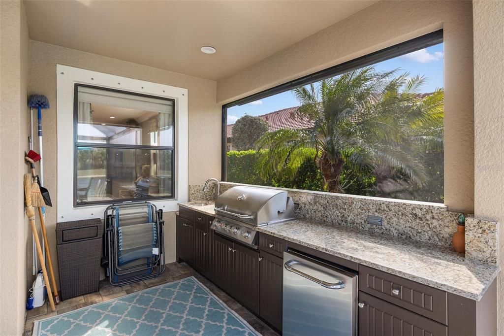 Activo con contrato: $535,000 (4 camas, 3 baños, 2576 Pies cuadrados)