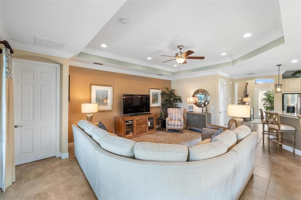 Activo con contrato: $535,000 (4 camas, 3 baños, 2576 Pies cuadrados)