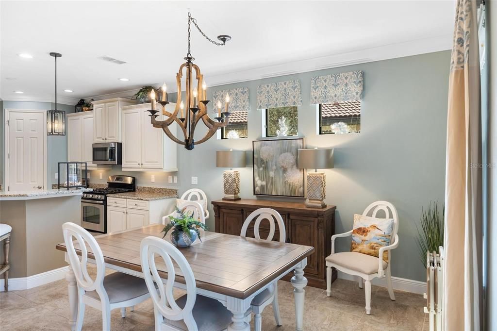 Activo con contrato: $535,000 (4 camas, 3 baños, 2576 Pies cuadrados)