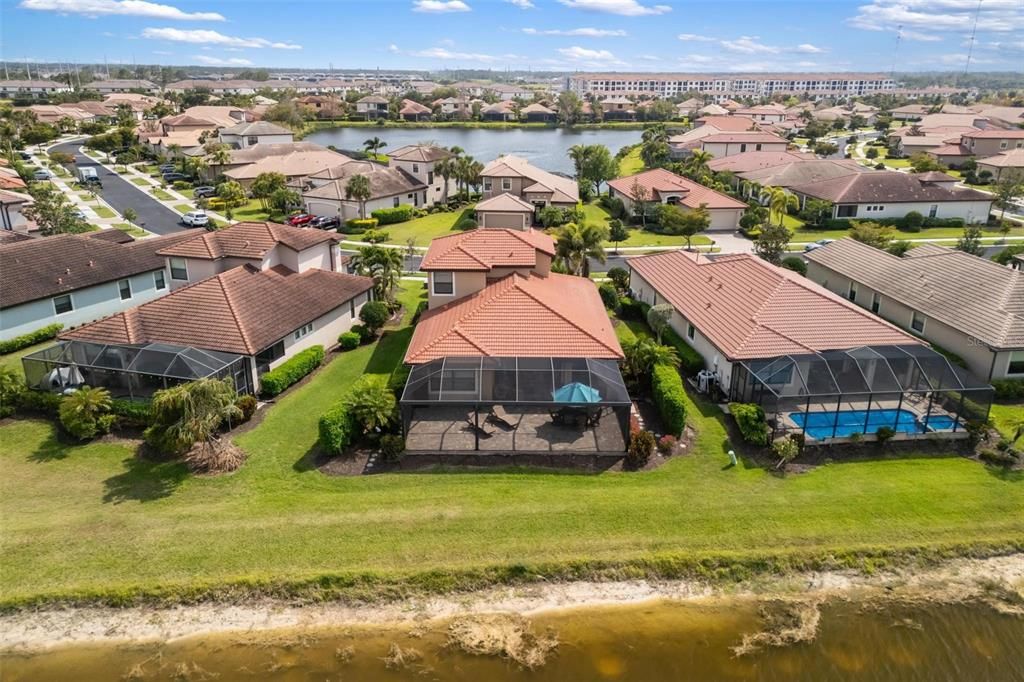 Activo con contrato: $535,000 (4 camas, 3 baños, 2576 Pies cuadrados)