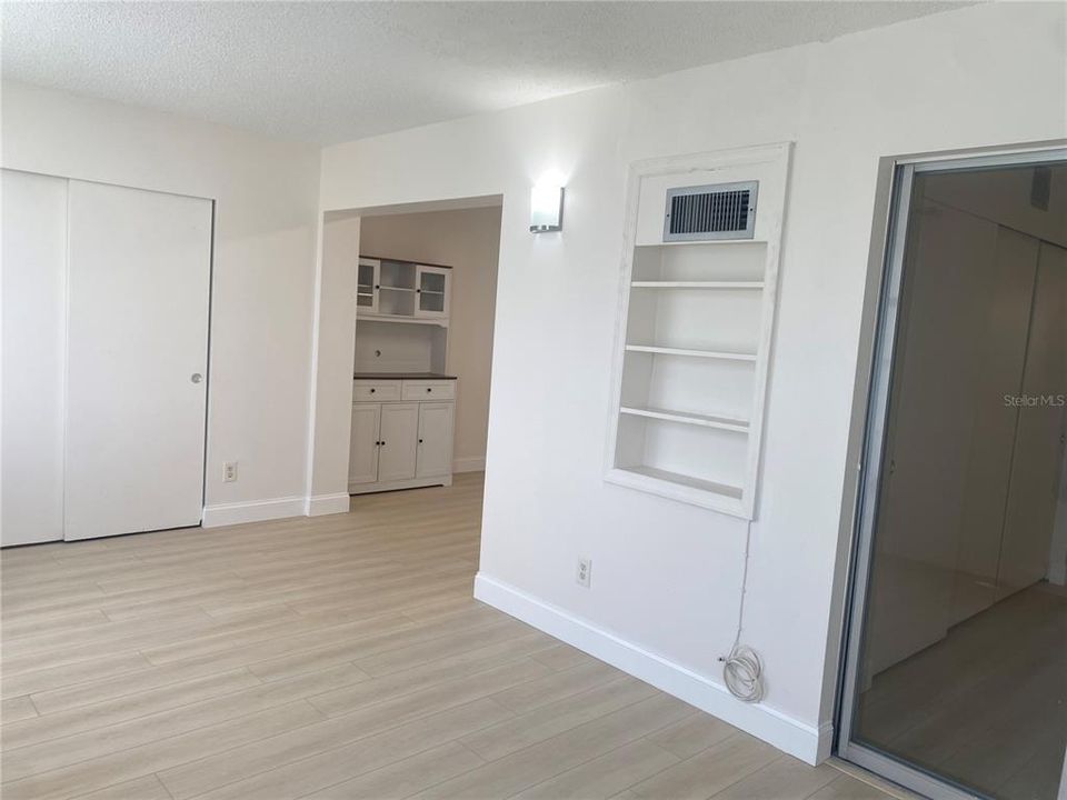 For Sale: $130,000 (2 beds, 2 baths, 1100 Square Feet)