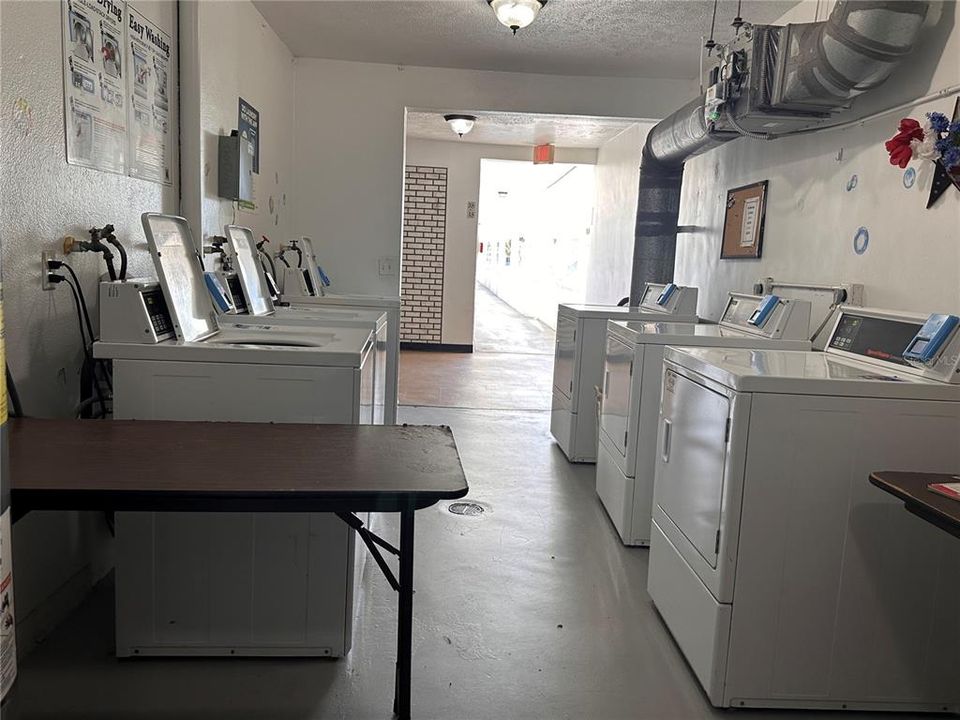 For Sale: $130,000 (2 beds, 2 baths, 1100 Square Feet)