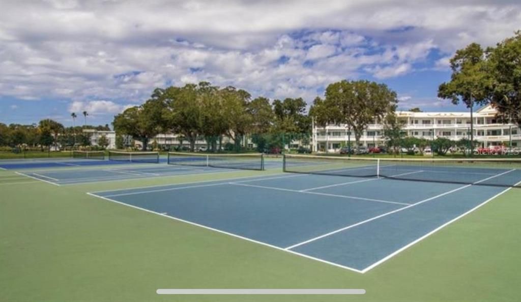 For Sale: $130,000 (2 beds, 2 baths, 1100 Square Feet)