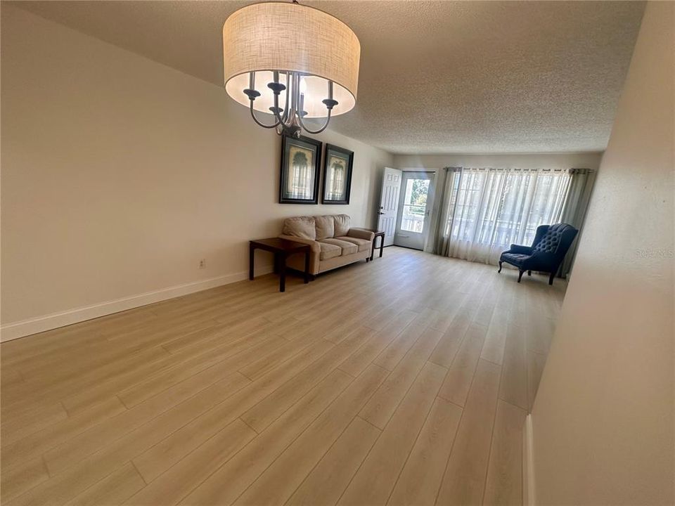 For Sale: $130,000 (2 beds, 2 baths, 1100 Square Feet)