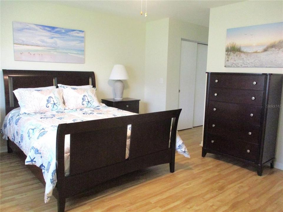 待售: $257,000 (2 贝兹, 2 浴室, 1654 平方英尺)