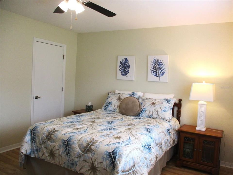 待售: $257,000 (2 贝兹, 2 浴室, 1654 平方英尺)