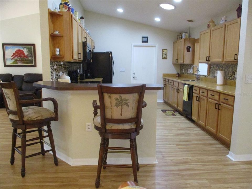 待售: $257,000 (2 贝兹, 2 浴室, 1654 平方英尺)