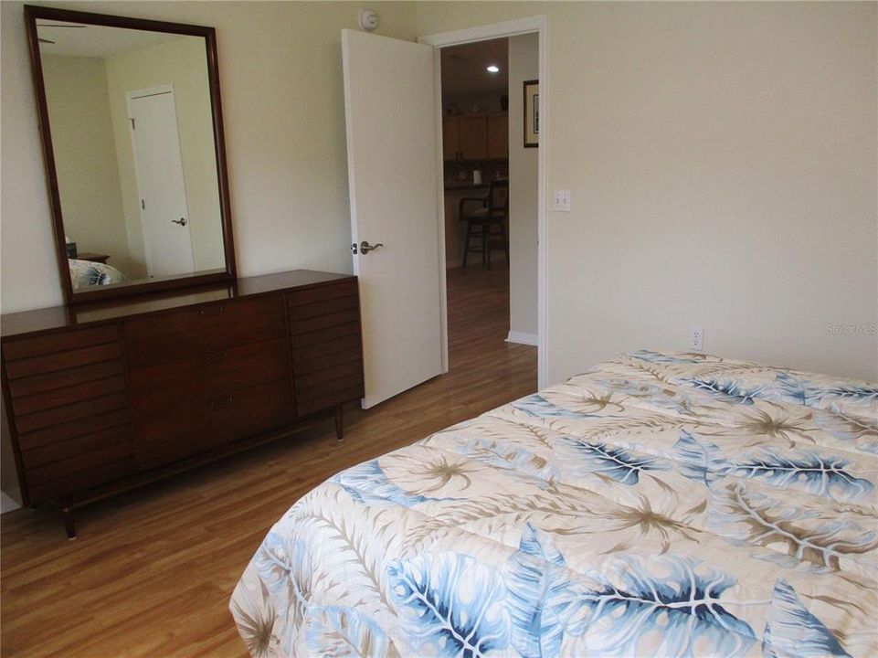 待售: $257,000 (2 贝兹, 2 浴室, 1654 平方英尺)