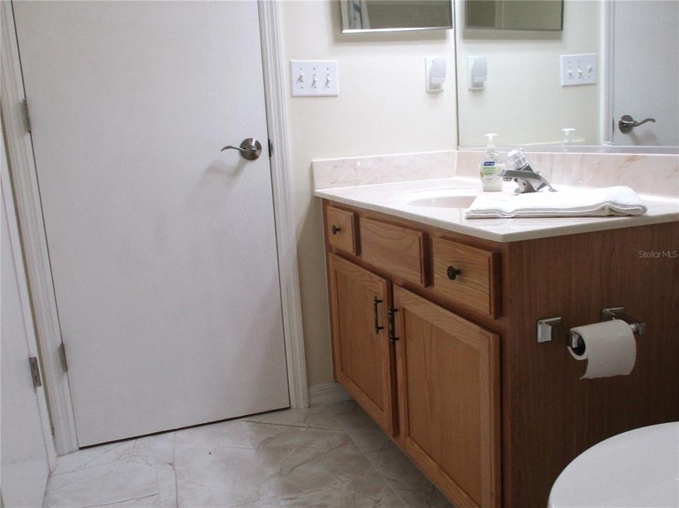 待售: $257,000 (2 贝兹, 2 浴室, 1654 平方英尺)