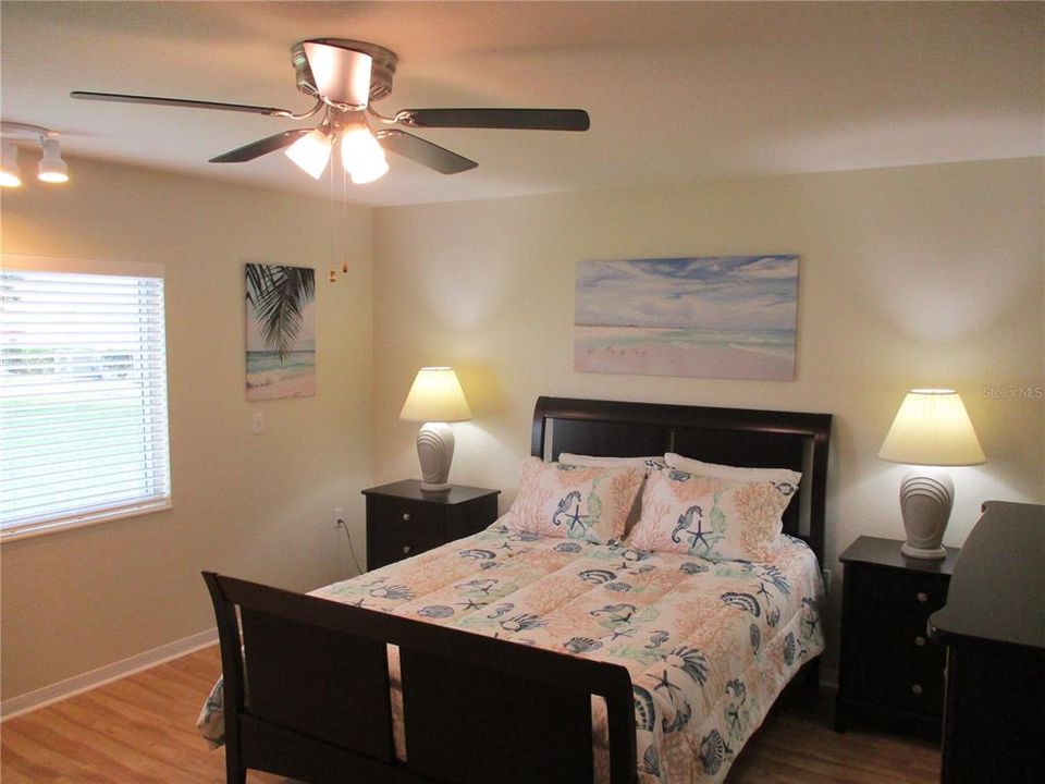 待售: $257,000 (2 贝兹, 2 浴室, 1654 平方英尺)