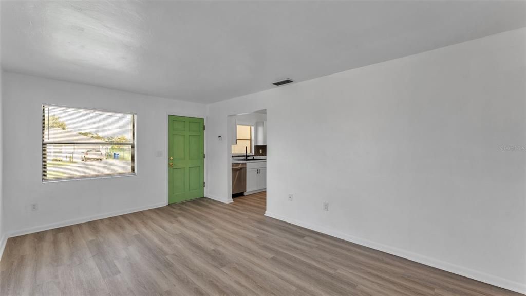 For Sale: $224,900 (3 beds, 1 baths, 875 Square Feet)