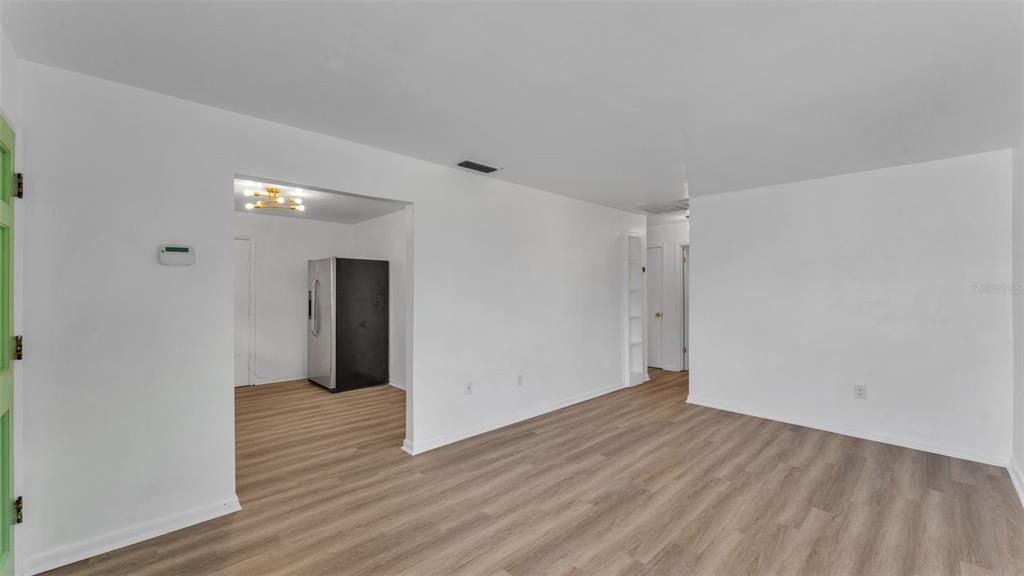 For Sale: $224,900 (3 beds, 1 baths, 875 Square Feet)