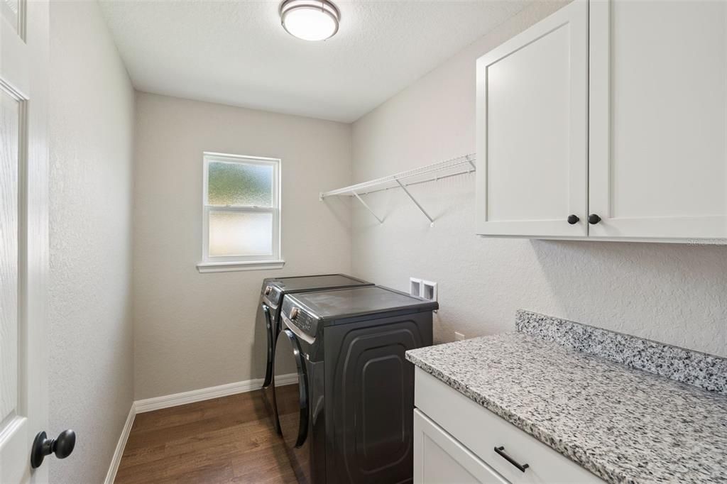 For Rent: $2,100 (3 beds, 2 baths, 1687 Square Feet)