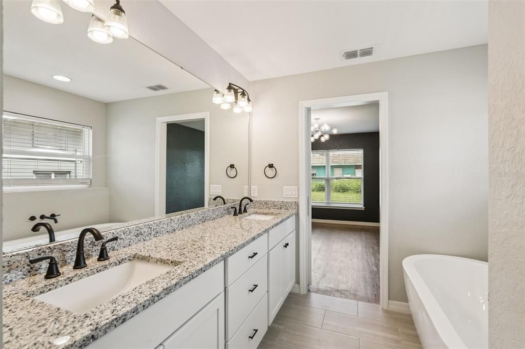 For Rent: $2,100 (3 beds, 2 baths, 1687 Square Feet)