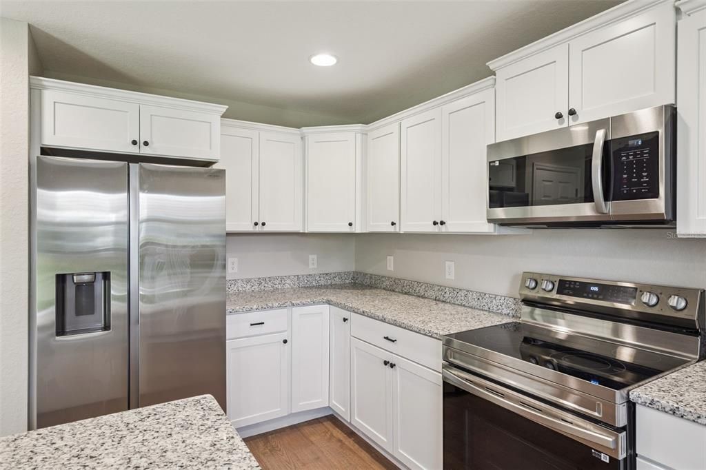 For Rent: $2,100 (3 beds, 2 baths, 1687 Square Feet)