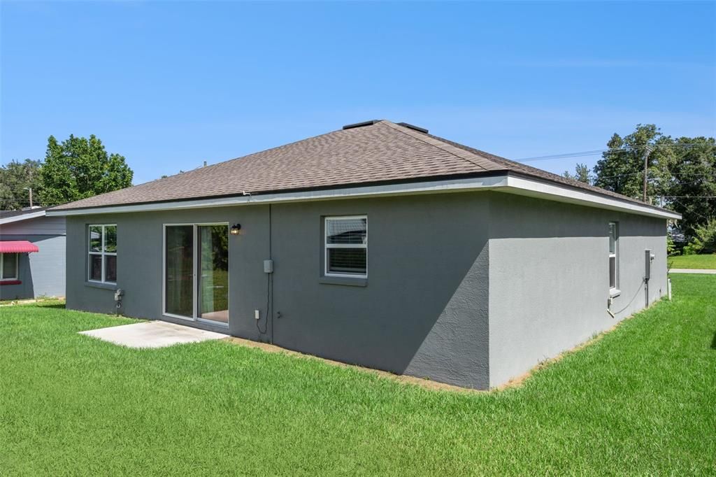 For Rent: $2,100 (3 beds, 2 baths, 1687 Square Feet)