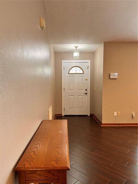 For Rent: $1,900 (3 beds, 2 baths, 1893 Square Feet)